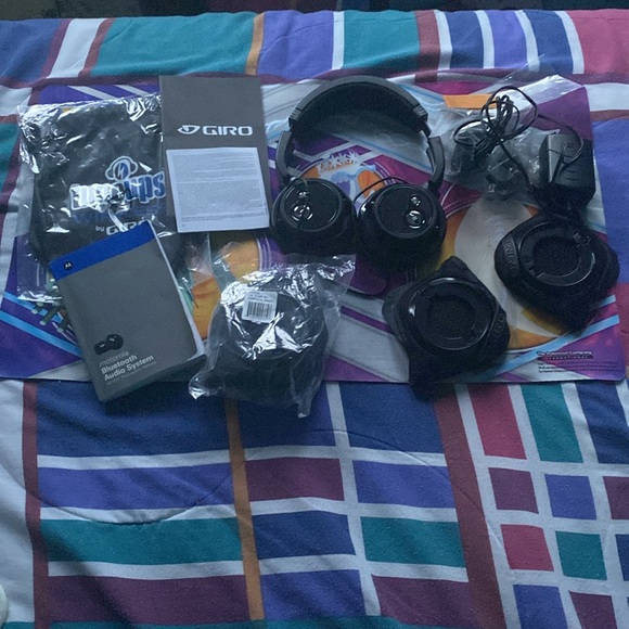 Motorola Bluetooth Audio System For Giro Snowsports Helmets - Picture 3 of 8